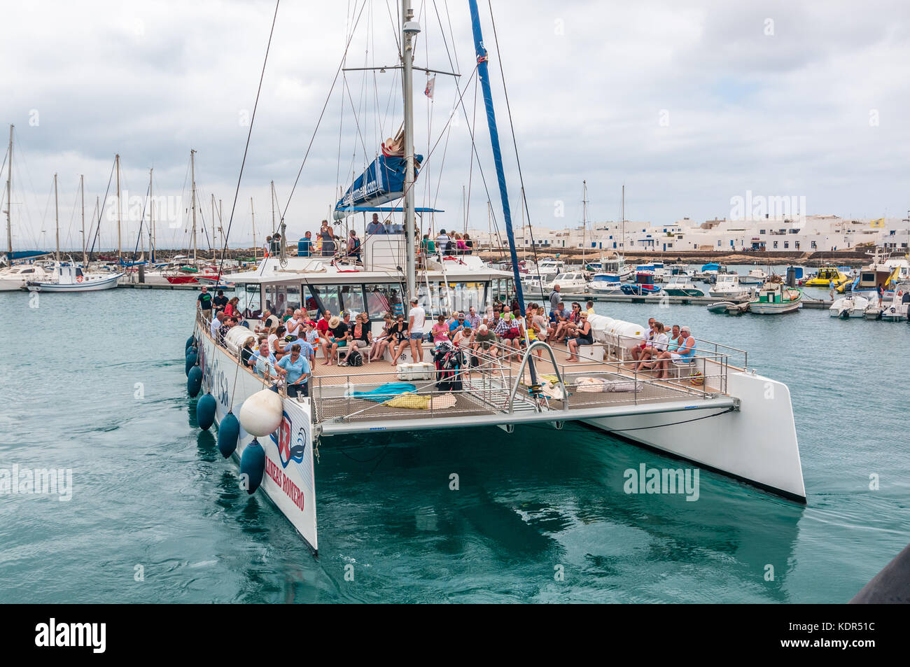 I turisti a bordo di un catamarano, Graciosa Island, Isole Canarie Foto Stock