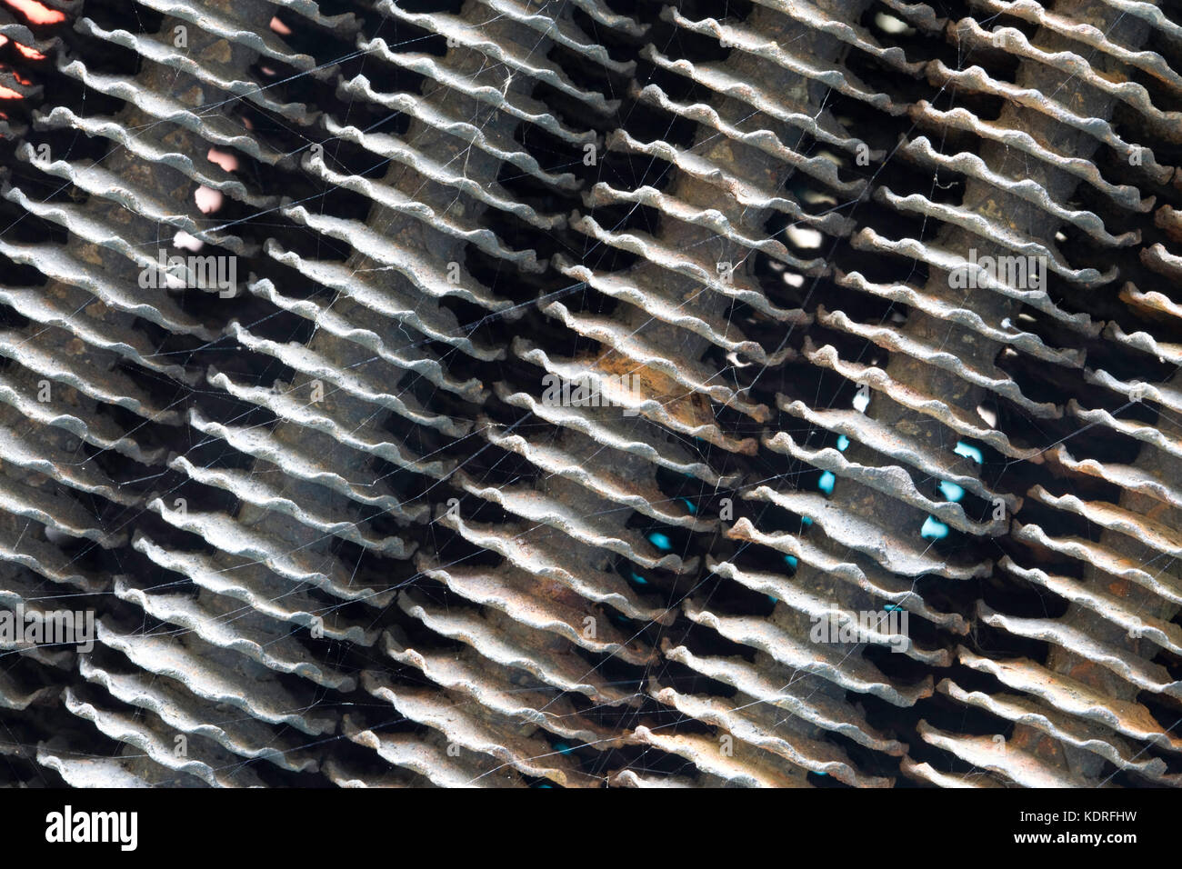 Configurazione astratta del vecchio radiatore Foto Stock