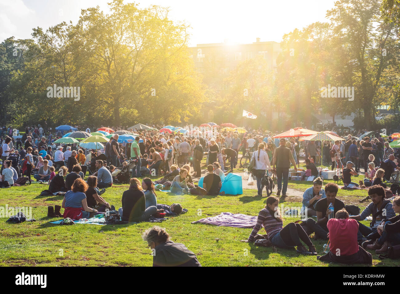 Berlino, Germania - ottobre 2017: cibo tailandese mercato / street food nel parco pubblico (Preussenpark) a Berlino Germania Foto Stock