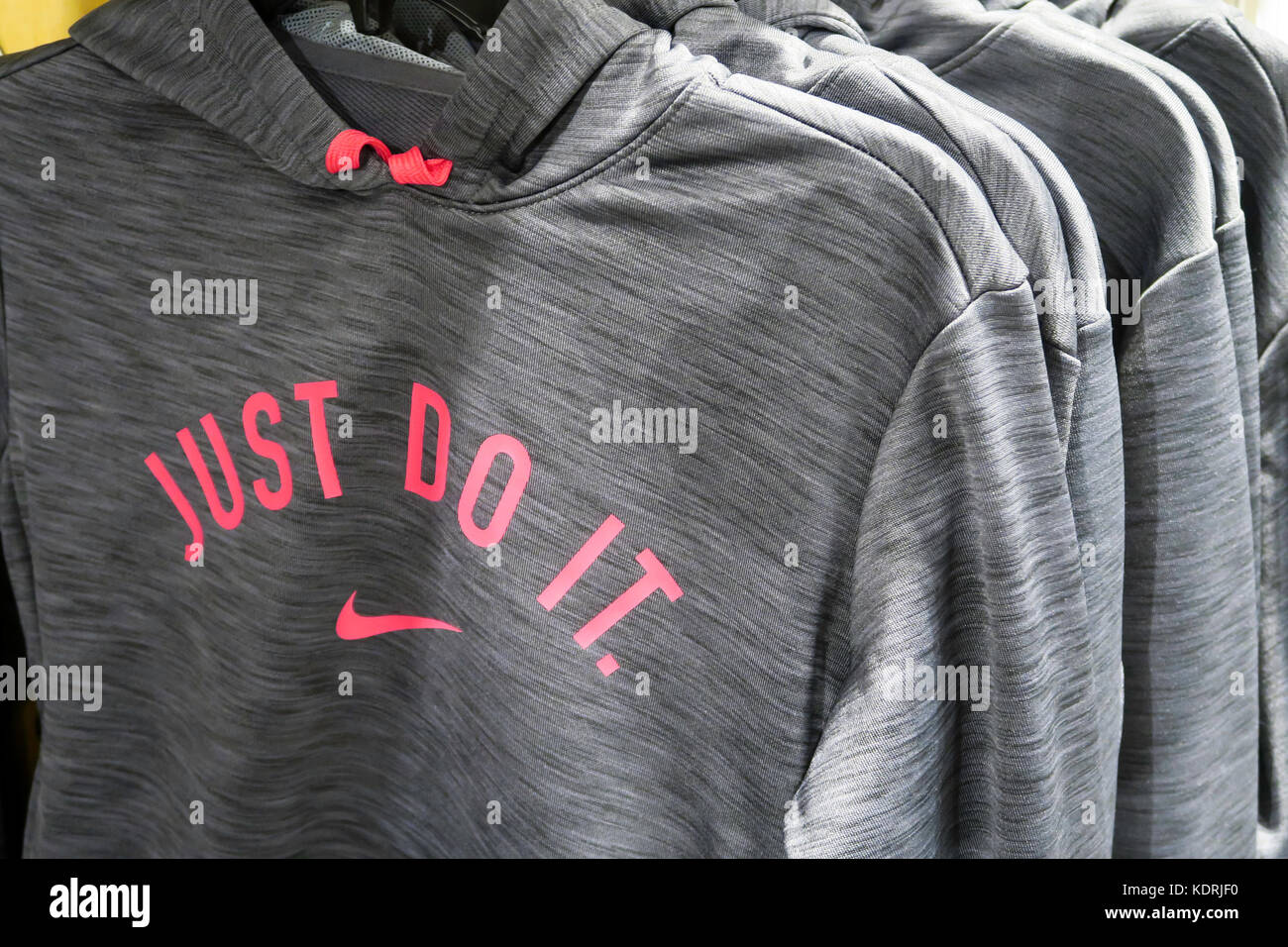 Uno di seguito in Macy's Flagship Department Store, Herald Square, NYC Foto Stock