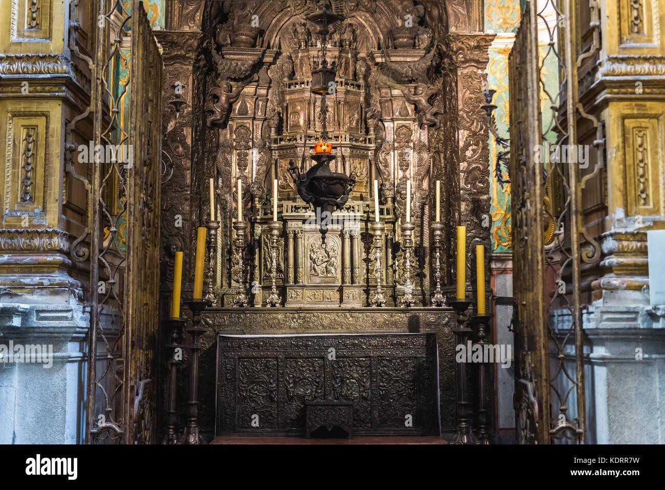 Interno del Cattolico Romano Se Cathedral in Porto città sulla Penisola Iberica, la seconda più grande città in Portogallo Foto Stock