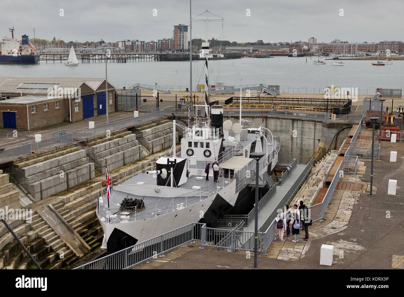 HMS M.33 nel bacino di carenaggio a Portsmouth Historic Dockyard Foto Stock