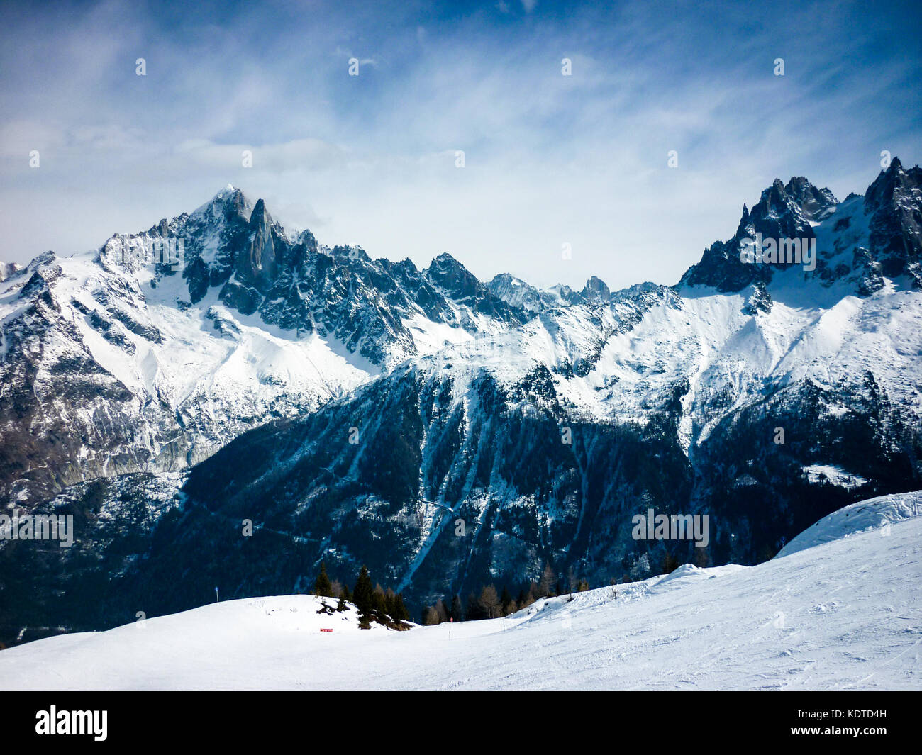 Viste sulla montagna sopra chamonix nelle Alpi francesi Foto Stock