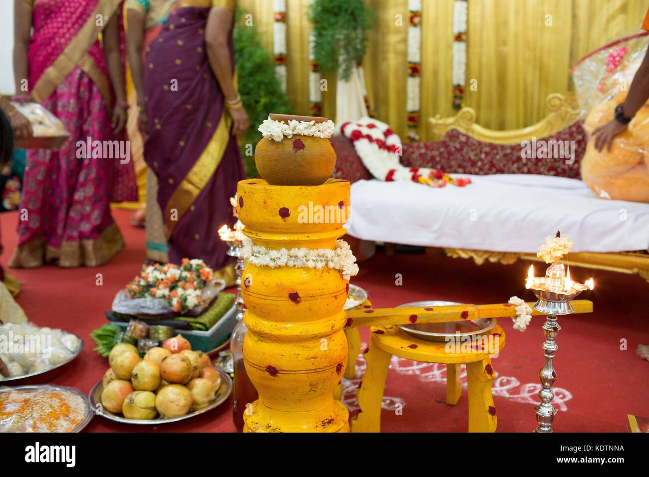 Rituali di nozze indiani, scatti al coperto Foto Stock