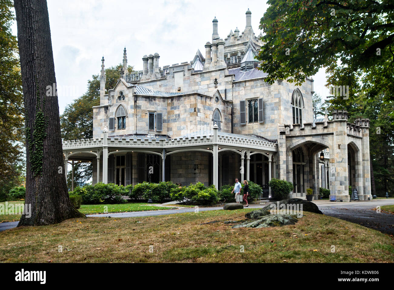 L'architettura gotica della storica Lyndhurst Mansion, sulle rive del fiume Hudson, Tarrytown, New York, Stati Uniti d'America Foto Stock