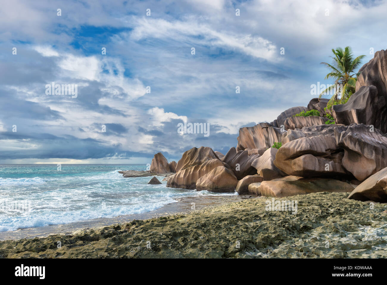 Spiaggia tropicale a Seychelles Foto Stock