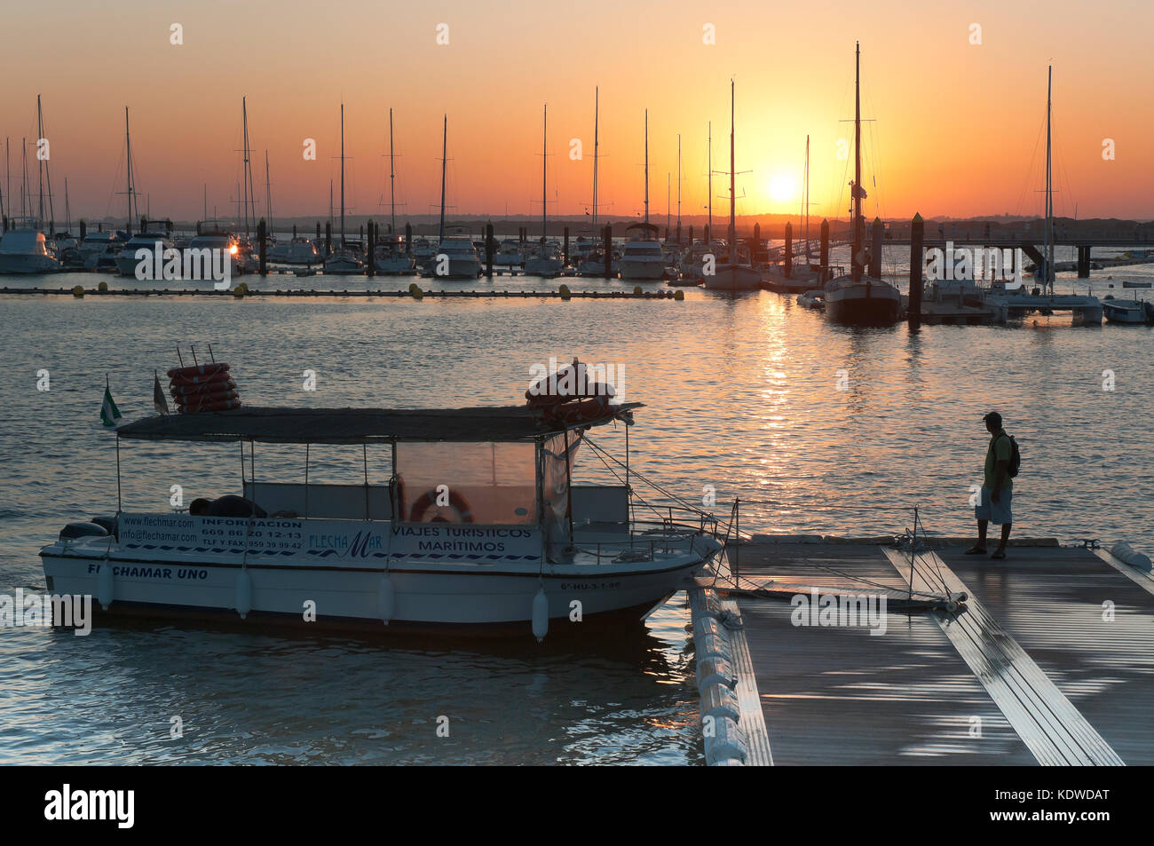 Marina molo al tramonto, El Rompido, Cartaya, provincia di Huelva, regione dell'Andalusia, Spagna, Europa Foto Stock