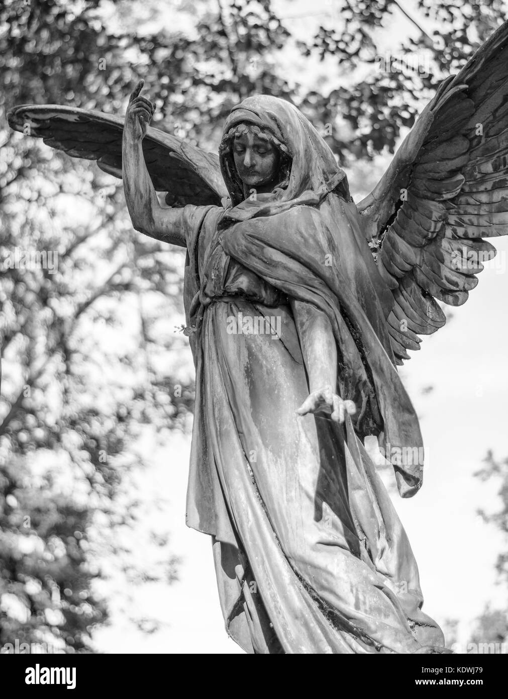 Angelo statua al cimitero di vienna, Austria Foto Stock