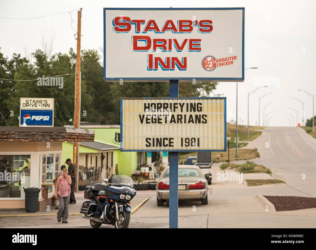 Crawford, Nebraska - staab's drive inn, che pubblicizza, 'agghiacciante vegetariani dal 1981". Foto Stock