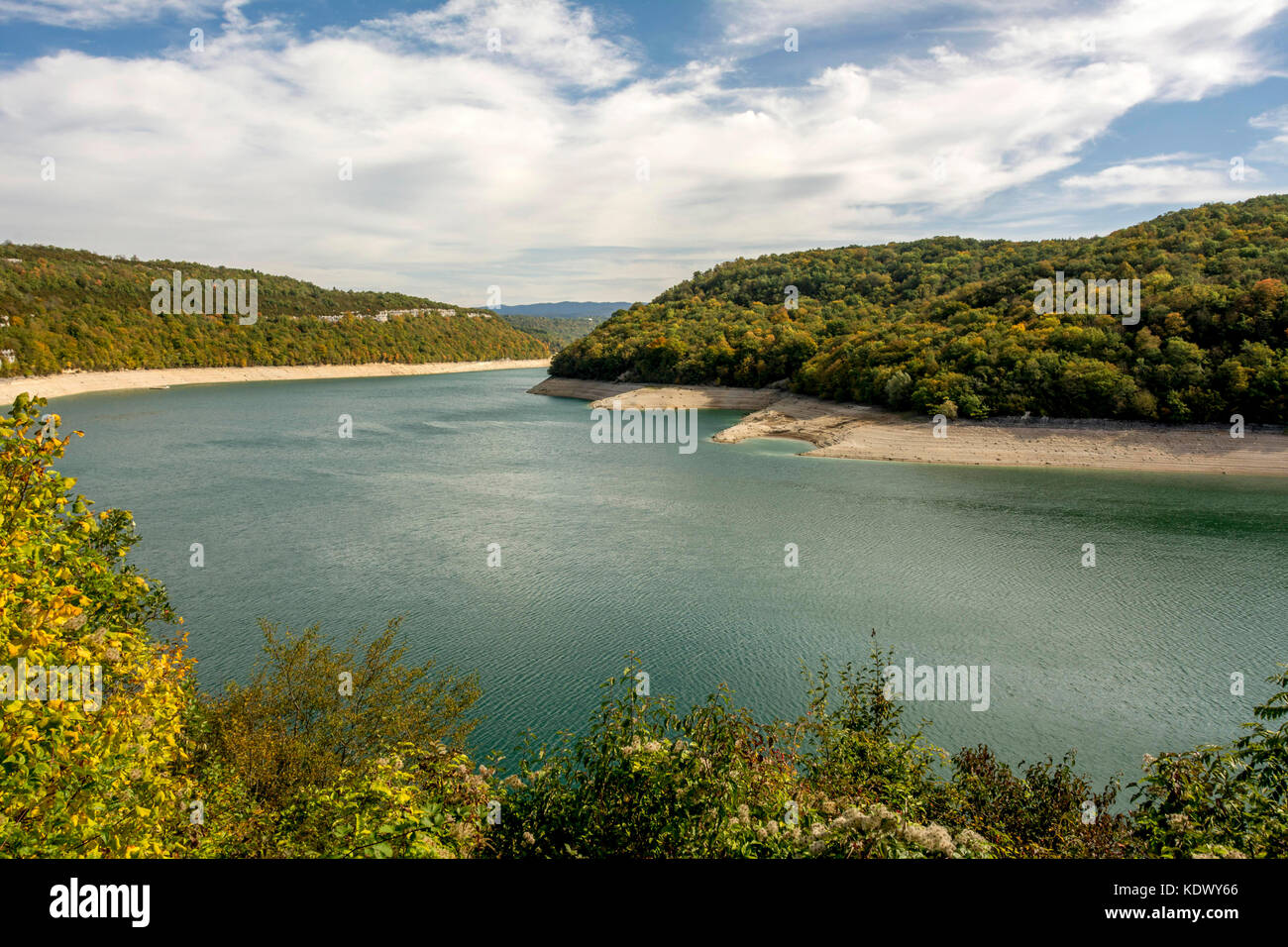 Vouglans di fiume e di lago Ain. Il Giura. Bourgogne-Franche-Comté. Francia Foto Stock