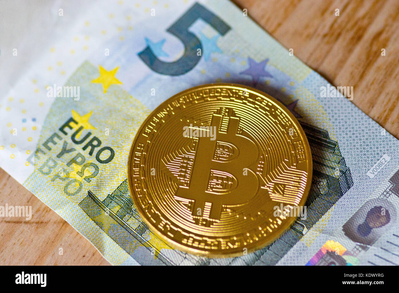 Bitcoin euro immagini e fotografie stock ad alta risoluzione - Alamy