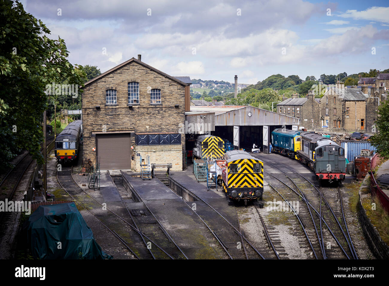 Pennines village, Haworth nel West Yorkshire, Inghilterra. Keighley e Worth Valley Railway capannone motore Foto Stock
