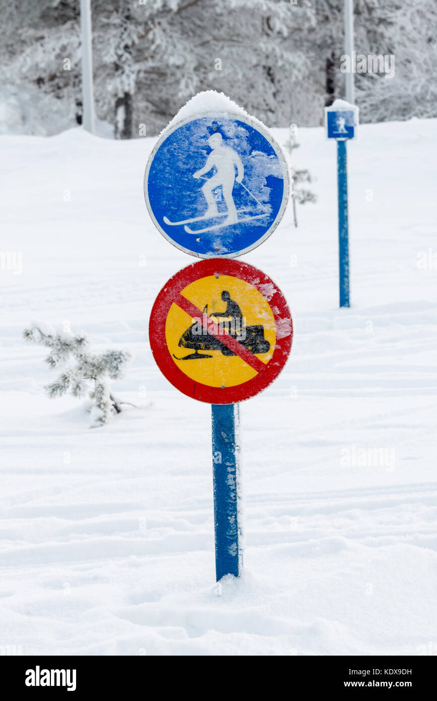 Cartelli locali, Lapponia, Finlandia Foto Stock