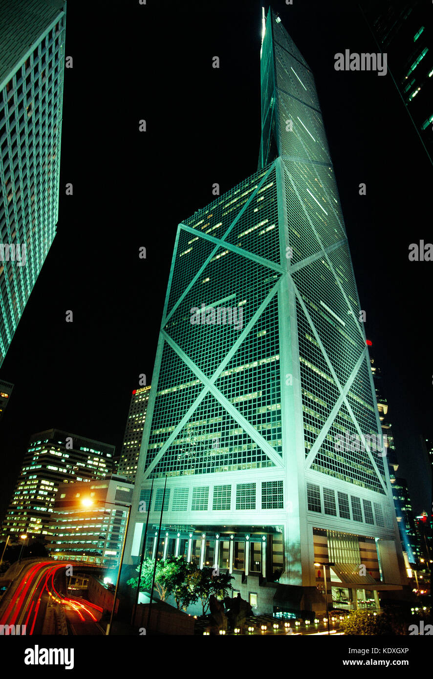 Cina. Hong Kong. Banca di Cina edificio di notte. Foto Stock