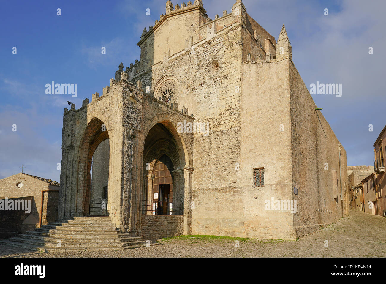 La cattedrale in cima, città erice. da una serie di foto di viaggio in Sicilia, Italia. photo Data: venerdì, 29 settembre 2017. Foto di credito dovrebbe Foto Stock
