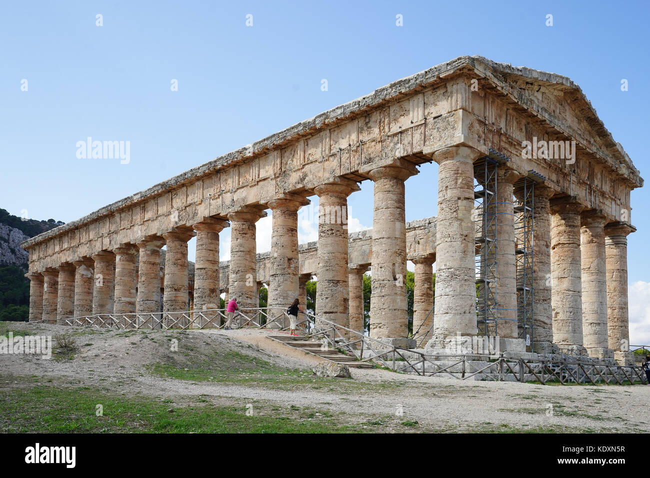 Il tempio greco al sito storico di Segesta. da una serie di foto di viaggio in Sicilia, Italia. photo Data: sabato, 30 settembre 2017. foto c Foto Stock