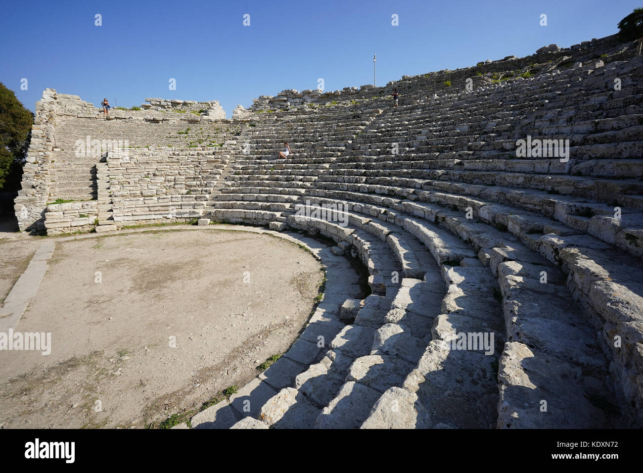 L' anfiteatro romano al sito storico di Segesta. da una serie di foto di viaggio in Sicilia, Italia. photo Data: sabato, 30 settembre 2017. p Foto Stock