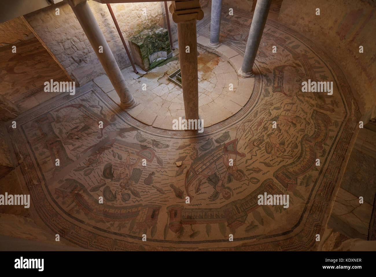 Una vista di mosaici romani da una collezione considerate essere le migliori nel mondo a piazza armerina. da una serie di foto di viaggio in Sicilia, Italia Foto Stock