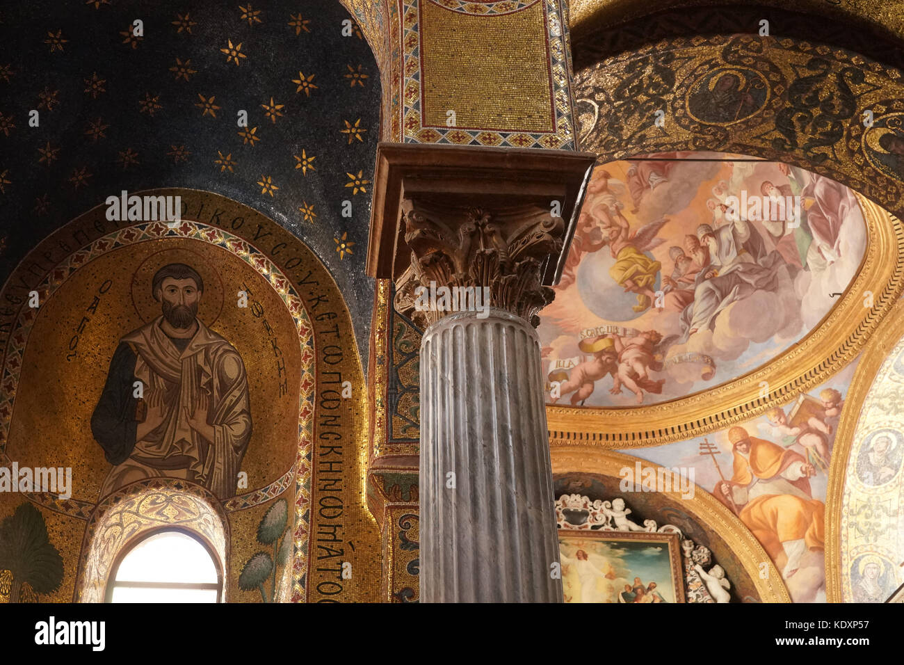 All interno della chiesa di santa maria dell'ammiraglio a palermo. da una serie di foto di viaggio in Sicilia, Italia. photo Data: sabato 7 ottobre, 2017. p Foto Stock