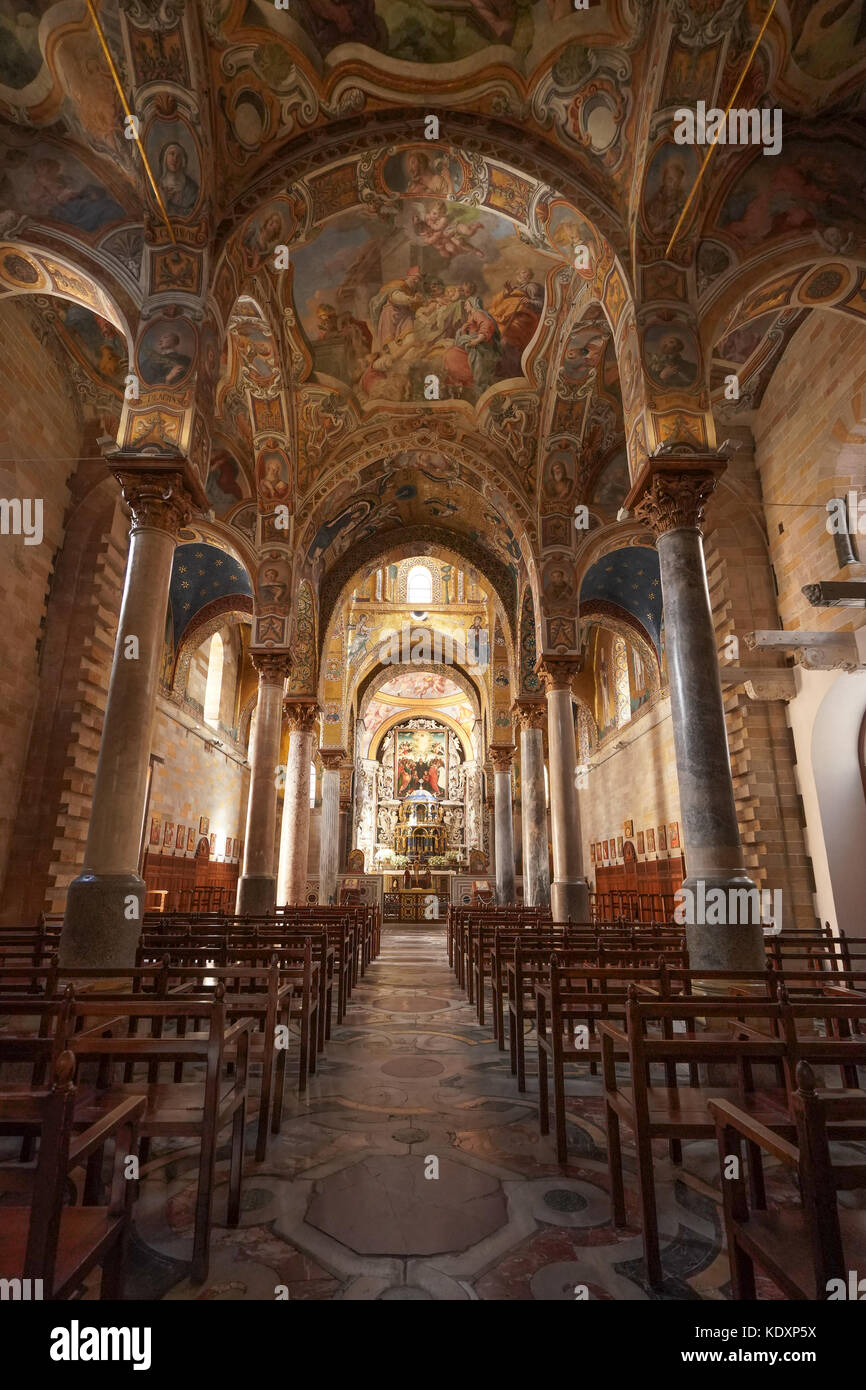 All interno della chiesa di santa maria dell'ammiraglio a palermo. da una serie di foto di viaggio in Sicilia, Italia. photo Data: sabato 7 ottobre, 2017. p Foto Stock