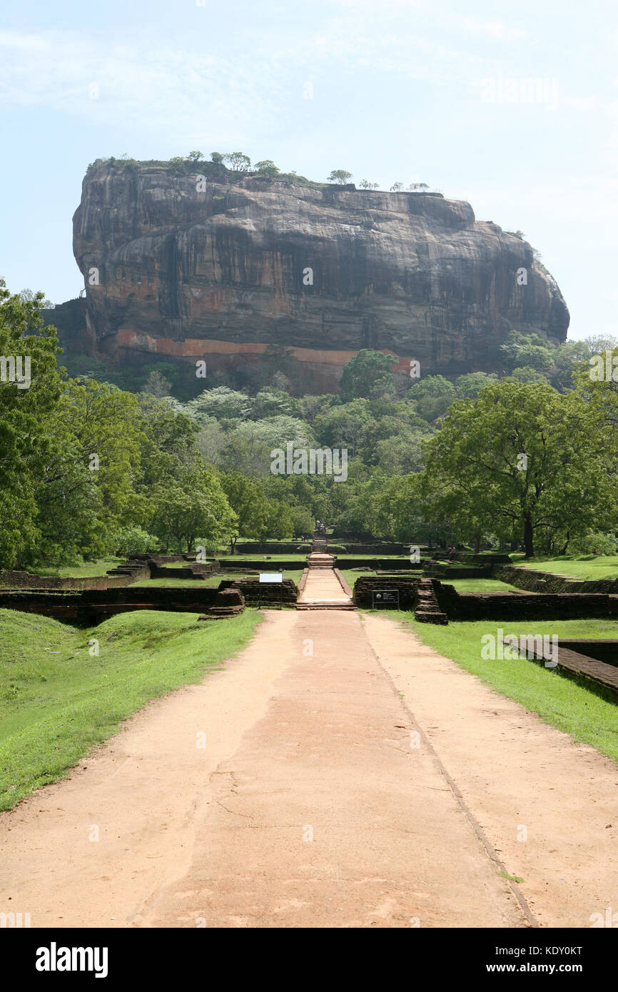 Sigiriya Lion Rock Festung in Sri Lanka mit Wandmalereien - Patrimonio Mondiale dell'UNESCO Foto Stock