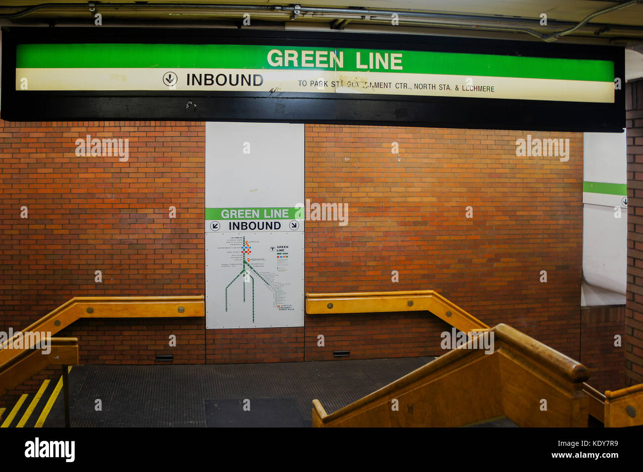 Boston, GENNAIO 26: Vista interna del sistema della metropolitana il 26 GENNAIO 2012 ad Harvard Square, Boston, Massachusetts, Boston, Stati Uniti Foto Stock