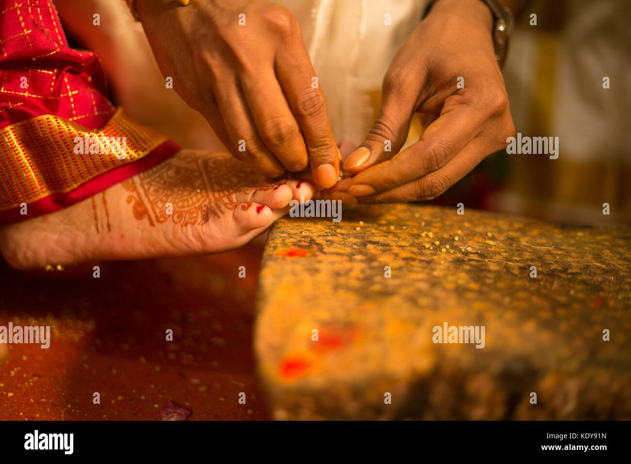 Rituali indiani di nozze, celebrazione del matrimonio in stile indiano Foto Stock