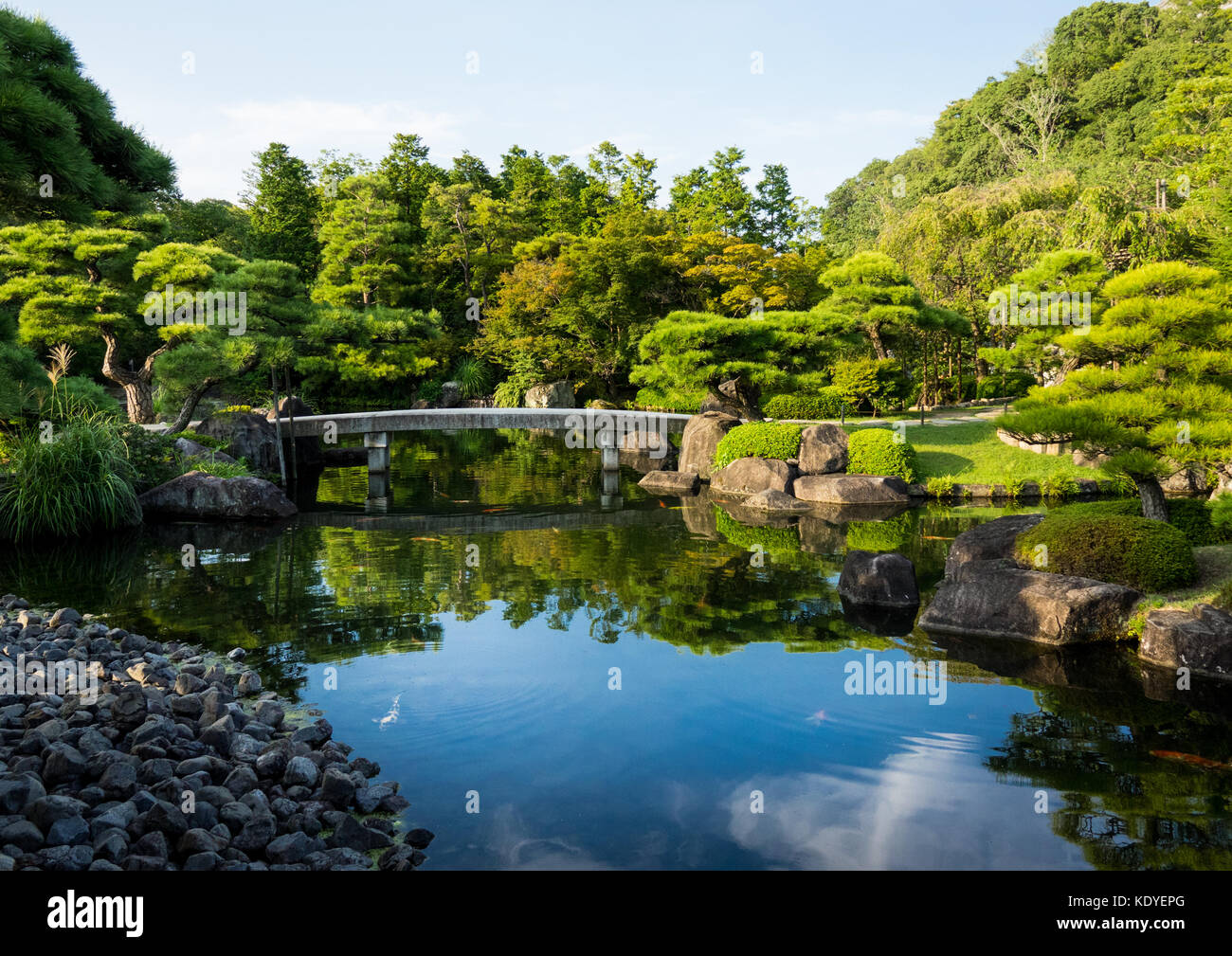 Koko-en giardini che circondano il castello di Himeji, Himeji, nella prefettura di Hyogo, la regione di Kansai, isola di Honshu, Giappone Foto Stock