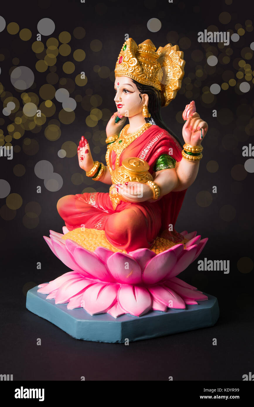 Idolo del culto della dea Indù lakshmi - lakshmi puja è un indù festival religioso che cade su amavasya (Luna nuova giorno) che è il terzo giorno o Foto Stock