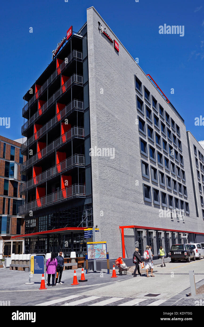 La nuova costruzione Radisson Hotel rossa nel silo quartiere al V & A Waterfront ,Cape Town , Sud Africa. Foto Stock