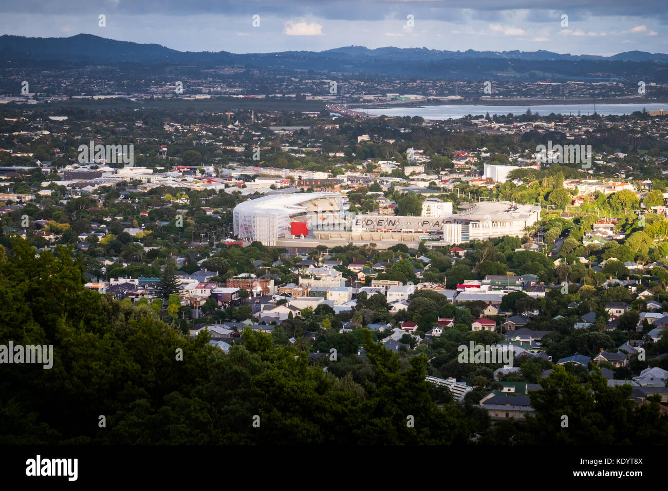 Una vista dell'Eden Park Stadium da Mt Eden a Auckland, Nuova Zelanda Foto Stock