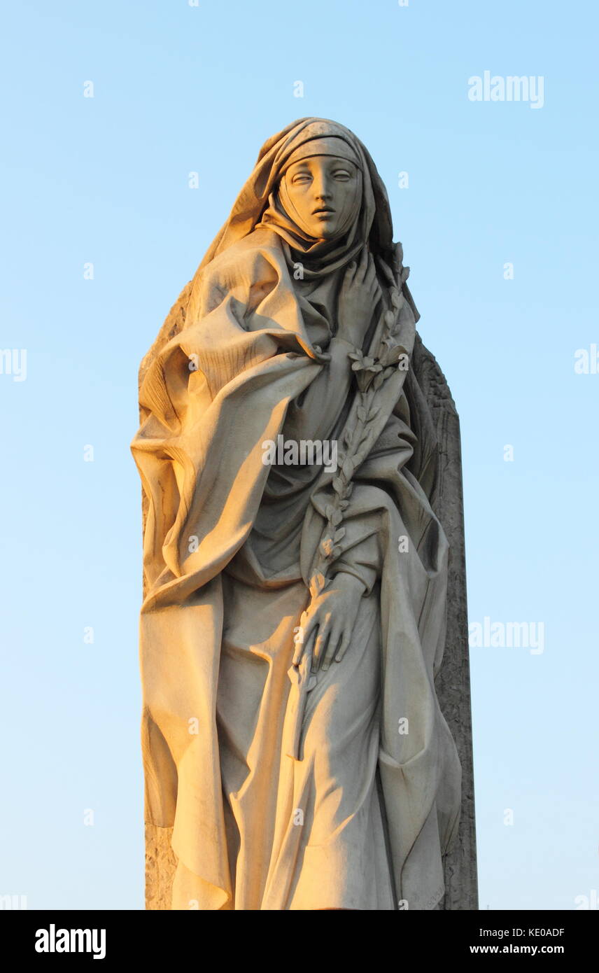 Statua di Santa Caterina da Siena a Roma Foto Stock