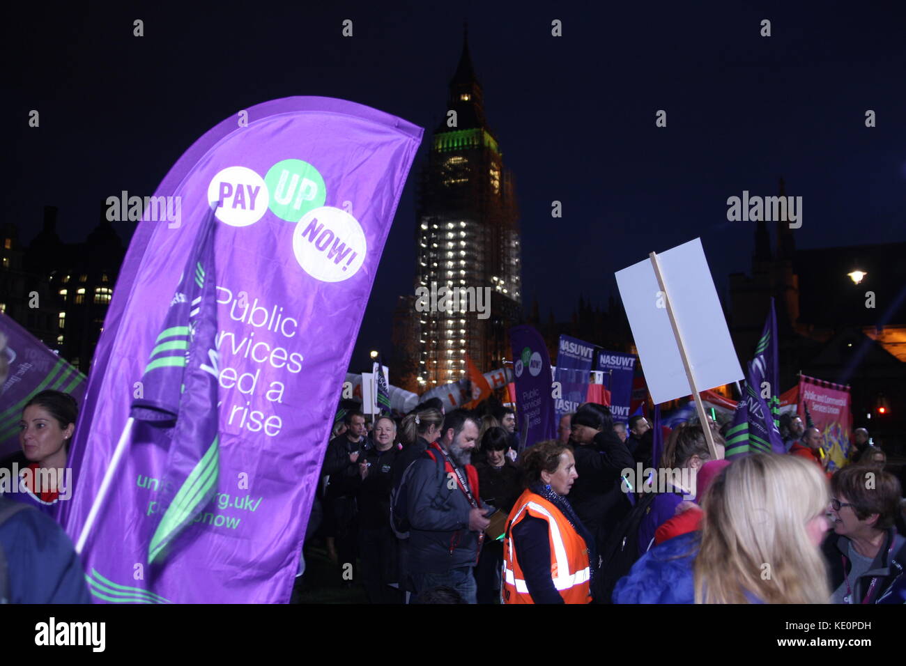 Londra, Regno Unito. Il 17 ottobre 2017. Il tuc detiene un rally a Westminster per protestare contro il 1% sul cappuccio payrises ai dipendenti del governo. roland ravenhill/alamy live news Foto Stock