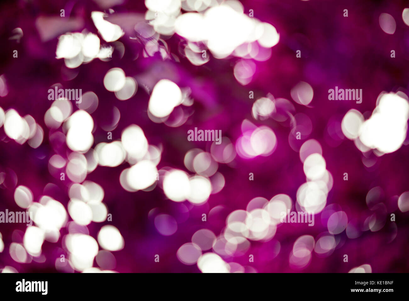 Bella la sfocatura sullo sfondo bokeh di fondo sulla natura. Foto Stock