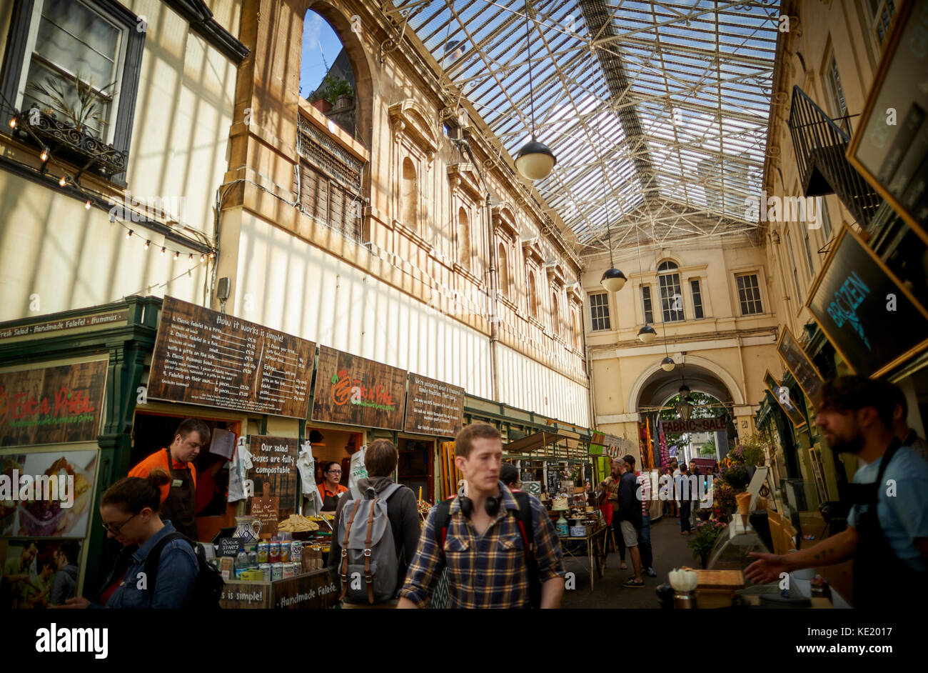 All'interno di St Nicholas Market Bristol City Centre Foto Stock