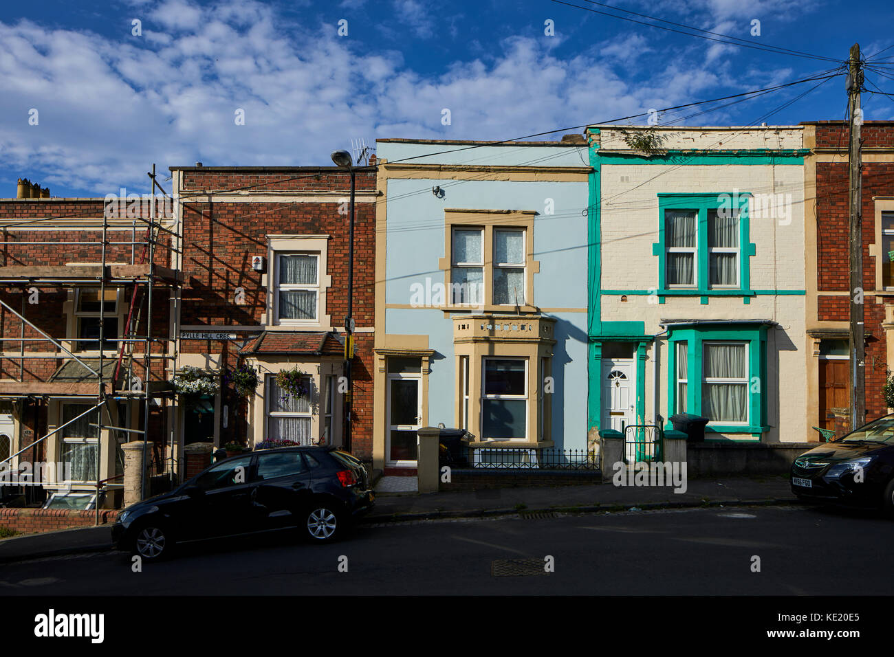 Pylle Hill Cres terrazzati alloggiamento vittoriano su strade ripide a Totterdown un sobborgo interno appena fuori dal centro città di Bristol Foto Stock