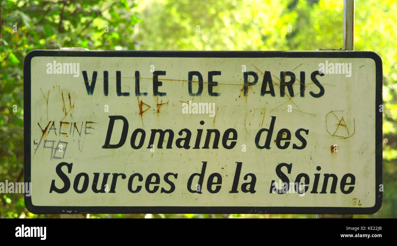 LA SEINE PRIMAVERA IN Borgogna Francia - VILLE DE PARIS DOMAINE DES SOURCES DE LA SEINE - Fiume Senna molla - Fiume francese © Frédéric BEAUMONT Foto Stock