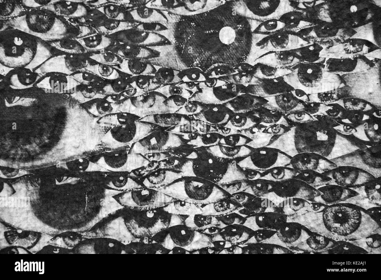 Gli "occhi" arte sulla parte esterna del bicchiere ideale Gallery di New York City. Foto Stock