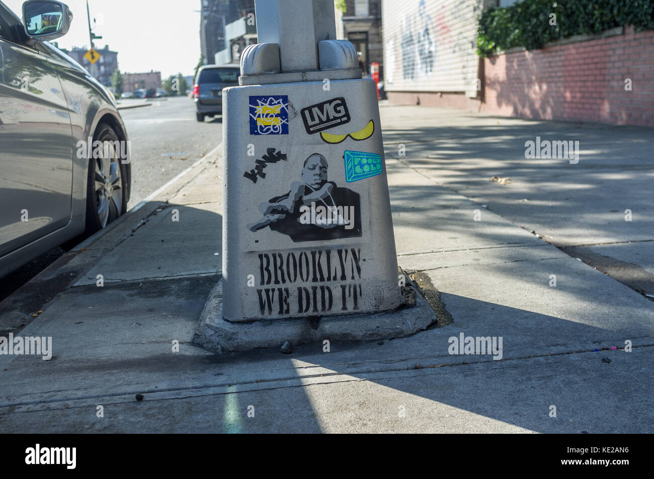 Graffiti raffiguranti rapper notorious big sul lampione a Greenpoint, Brooklyn, New York City. Foto Stock