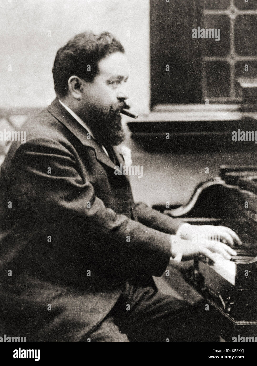 Isaac Albeniz suonare il pianoforte e le mani sulla tastiera. - Ritratto del compositore spagnolo. 1860-1909 Foto Stock