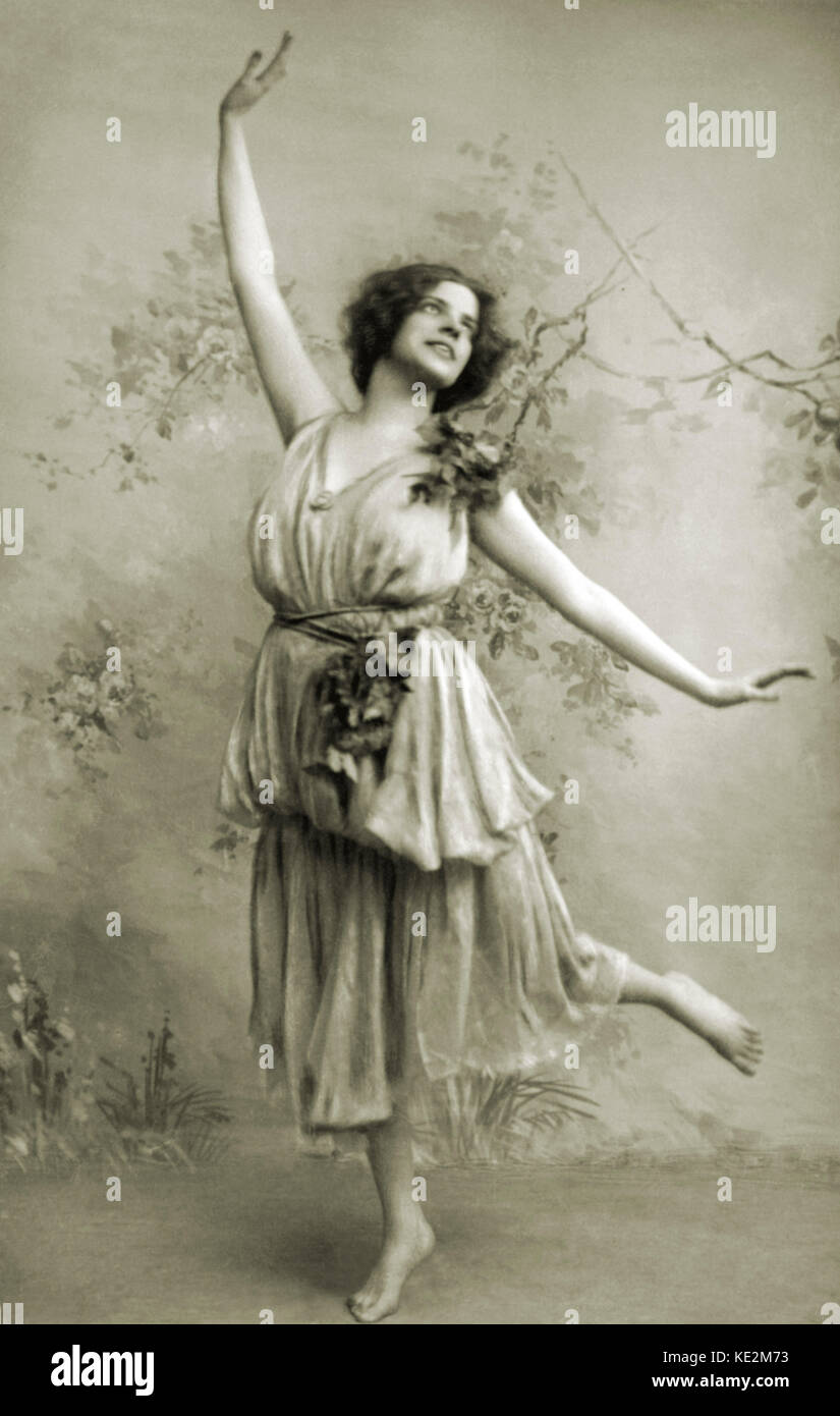 Maud Allan - Ritratto di attrice canadese e ballerino di eseguire 'Mendelssohn la Canzone di primavera". Nato Ulah Maud Allen Durrant. b. circa il 23 Aprile 23 1873 (?) - 7 Ottobre 1956 Foto Stock