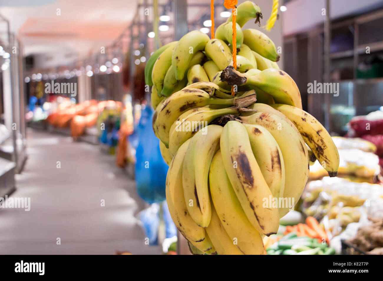 Rippen hannged banana in vegetale/mercato della frutta Foto Stock