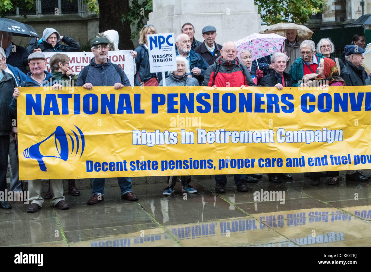 Londra 18 ottobre 2017, il National pensioers covention tenere un "diritti a pensione di lobby del parlamento a sostegno delle loro richieste per uno stato superiore in pensione, beter nhs finanziamenti e un affare brexit che salvaguarda il pagamento delle pensioni e dei diritti dei pensionati del regno unito all'estero credito: Ian Davidson/alamy live news Foto Stock