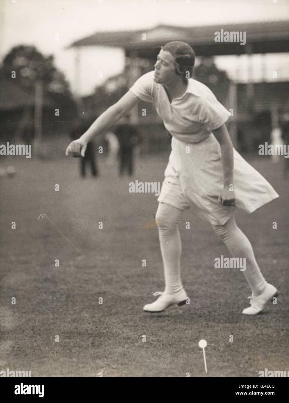 Questa fotografia ritratto di Myrtle MacLagan del 1934 cattura un momento nel tempo, fornendo informazioni storiche sulla moda e la fotografia di ritratti degli anni '1930. Foto Stock