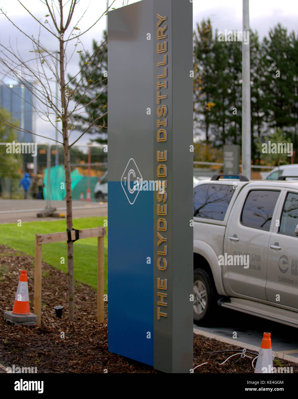 Il simbolo del logo banner parco auto clydeside Distillery a Glasgow, Scozia Foto Stock