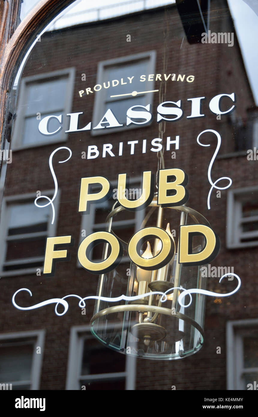 Classic British pub food segno su un pub finestra di vetro. Foto Stock