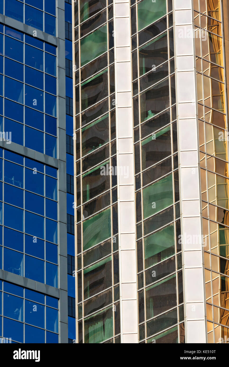 Facciata di edifici per uffici.Collins Street Melbourne è la casa di molte aziende. Foto Stock