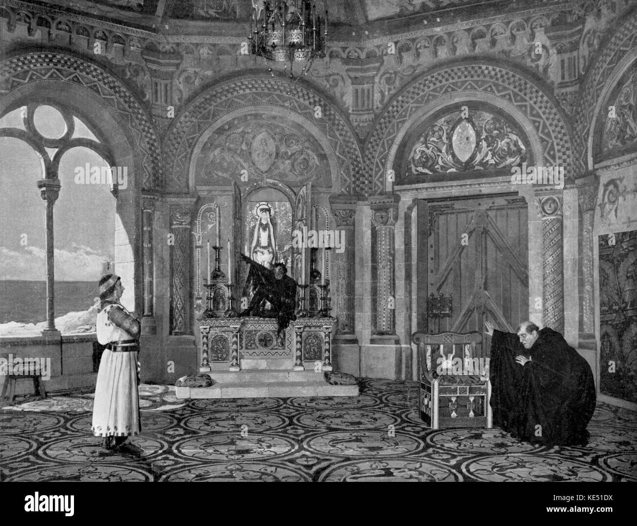 I atto di Jules Massenet 's Grisélidis opera con Hector Dufranne come il marchese, Lucien Fugére come il diavolo ed Emile Jacquin come Le Prieur. Premiered all'opéra-comique di Parigi, Francia. Il 20 novembre 1901. JM: Il compositore francese, 12 maggio 1842 - 13 agosto 1912 LF: francese baritono, 22 Luglio 1848 - 15 gennaio 1935 HD: Francese Bass - Baritono, 25 Ottobre 1870 - 4 Maggio 1951 Foto Stock