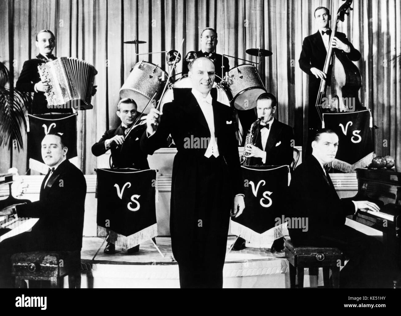 Victor Sylvester - British dance band leader e la sua sala da ballo orchestra / dance band. VS: 1900 - 1978. Foto Stock