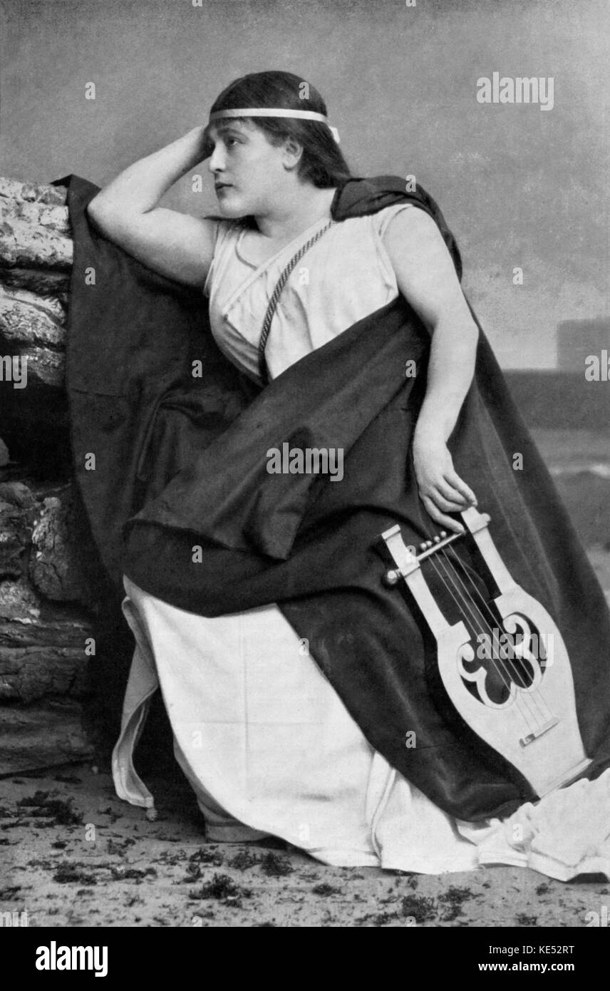 Gabrielle Krauss nel ruolo di Sapho con lira. Soprano austriaco 24 Marzo 1842 - 6 gennaio 1906. Opera di Jules Massenet al libretto di Henri Cain e Arthur Bernède, basato sul romanzo di Sapho da Alphonse Daudet. Foto Stock